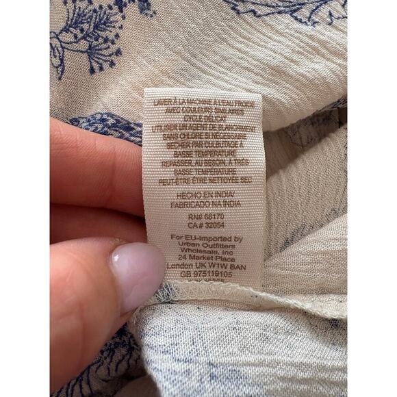 Free People Oversized Metallic Blooms Cream Blue Floral Blouse Size XS - Picture 9 of 9